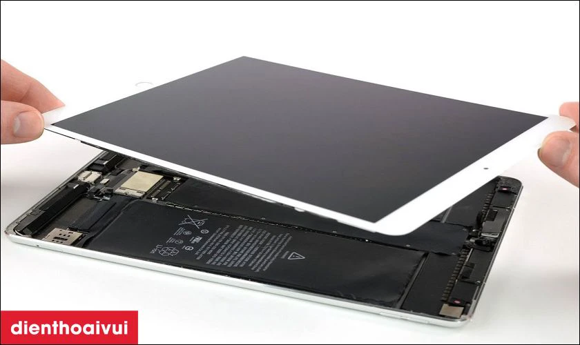 Thay &eacute;p k&iacute;nh iPad Pro 11 2021 l&agrave; g&igrave;?