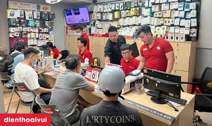 B&agrave;n giao m&aacute;y cho kh&aacute;ch kiểm tra v&agrave; cuối c&ugrave;ng l&agrave; thanh to&aacute;n