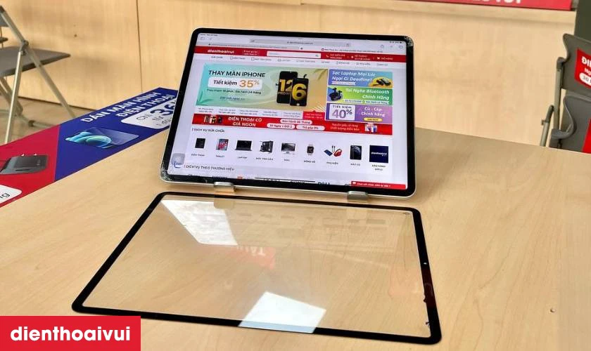 Dịch vụ &eacute;p k&iacute;nh iPad Pro M2 2022 ch&iacute;nh h&atilde;ng