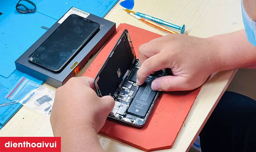 Địa chỉ thay &eacute;p k&iacute;nh ở đ&acirc;u uy t&iacute;n, lấy liền lại TPHCM v&agrave; H&agrave; Nội