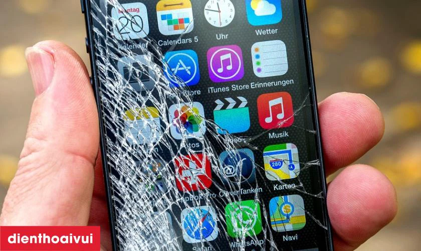 C&aacute;c dấu hiệu nhận biết bạn cần thay &eacute;p k&iacute;nh iPhone 16 Pro ch&iacute;nh h&atilde;ng Feaglet mới