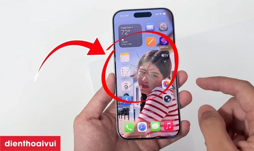 Khi n&agrave;o bạn cần thay &eacute;p k&iacute;nh iPhone 17?
