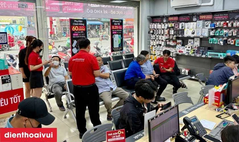 Địa chỉ thay &eacute;p k&iacute;nh Nokia C32 ở đ&acirc;u uy t&iacute;n tại TPHCM v&agrave; H&agrave; Nội