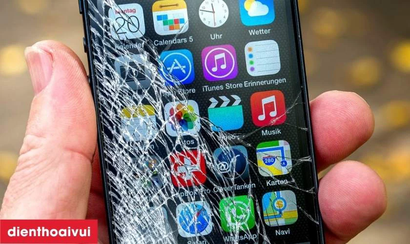 Nguy&ecirc;n nh&acirc;n tại sao điện thoại dễ bị nứt vỡ mặt k&iacute;nh