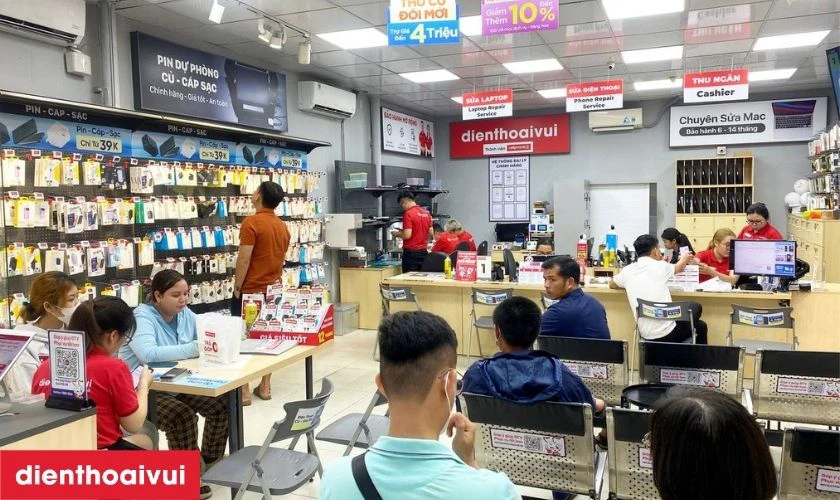 Dịch vụ thay &eacute;p k&iacute;nh OPPO A16 ch&iacute;nh h&atilde;ng, lấy liền tại Điện Thoại Vui