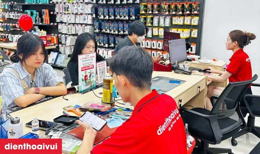 Quy trình thay thay &eacute;p k&iacute;nh Oppo A76 minh bạch