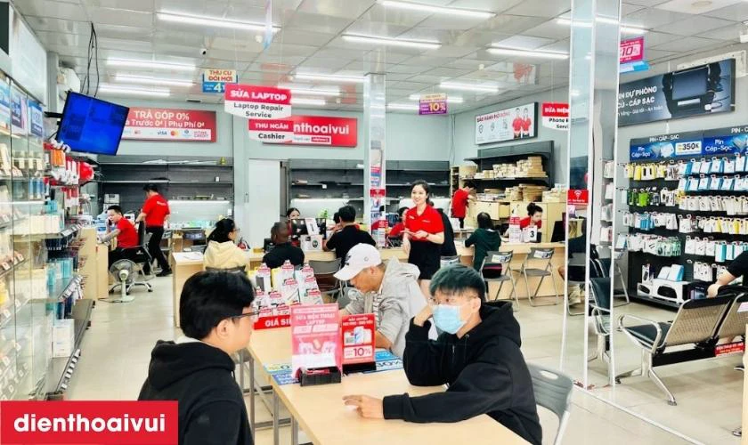Quy tr&igrave;nh &eacute;p k&iacute;nh Oppo K13x chuy&ecirc;n nghiệp tại Điện Thoại Vui