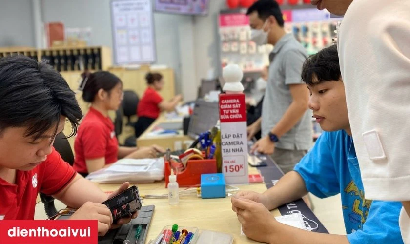 7 l&yacute; do n&ecirc;n thay &eacute;p k&iacute;nh OPPO Reno 4 Pro tại cửa h&agrave;ng Điện Thoại Vui