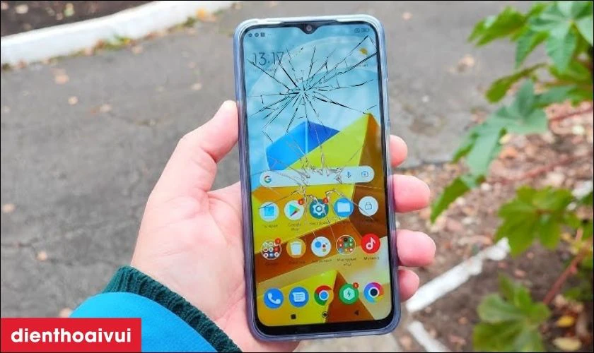 C&aacute;c dấu hiệu nhận biết bạn cần thay &eacute;p k&iacute;nh Poco M5 mới