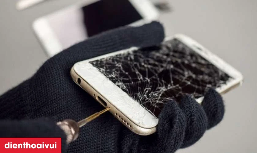 Những lưu &yacute; trước khi thay &eacute;p k&iacute;nh Realme 10
