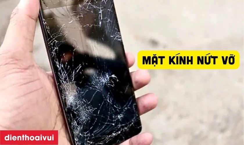 Mặt k&iacute;nh bị nứt hoặc vỡ