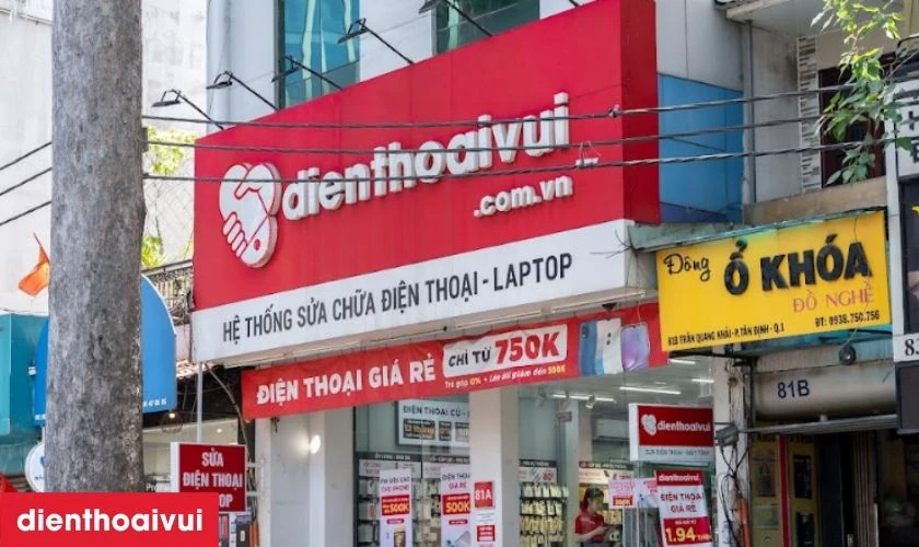 Địa chỉ thay &eacute;p k&iacute;nh Realme 10 Pro ở đ&acirc;u uy t&iacute;n, lấy liền lại TPHCM v&agrave; H&agrave; Nội