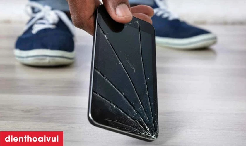 Nguy&ecirc;n nh&acirc;n mặt k&iacute;nh Realme 13 Plus bị hư hỏng
