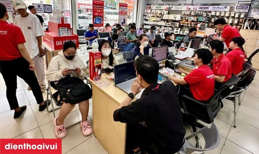 Cửa h&agrave;ng thay &eacute;p k&iacute;nh Realme 9 uy t&iacute;n lấy ngay tại TPHCM v&agrave; H&agrave; Nội