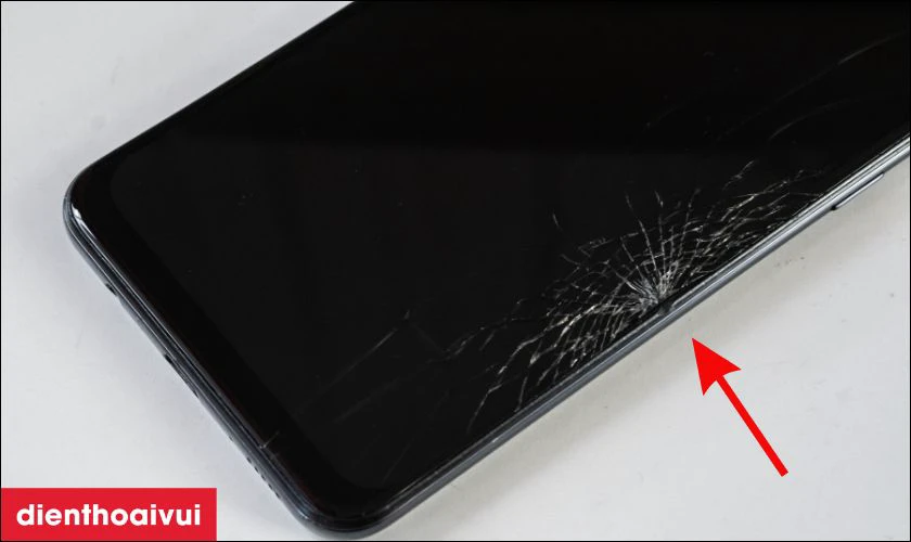 M&agrave;n h&igrave;nh điện thoại c&oacute; qu&aacute; nhiều vết trầy xước