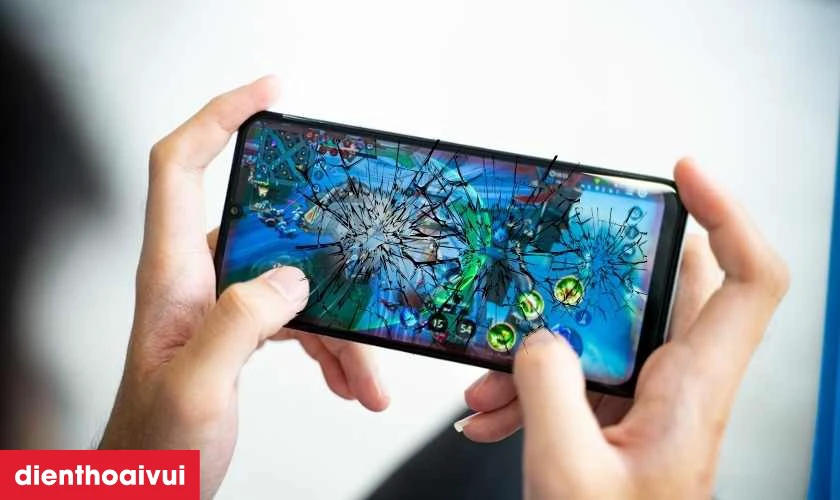 C&aacute;c dấu hiệu bạn cần thay &eacute;p k&iacute;nh Realme C30s mới