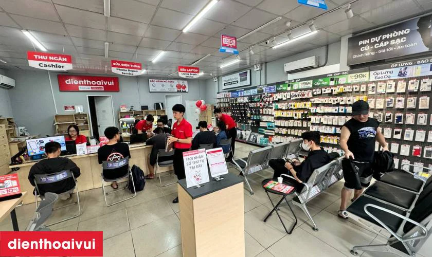 Dịch vụ thay &eacute;p k&iacute;nh Realme C53 ch&iacute;nh h&atilde;ng, lấy liền tại Điện Thoại Vui