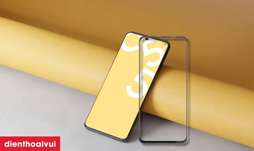 Thay &eacute;p k&iacute;nh Realme C55 l&agrave; g&igrave;?