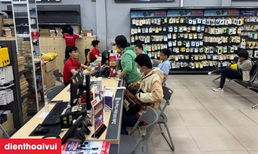 Địa chỉ thay &eacute;p k&iacute;nh Realme C65s ở đ&acirc;u uy t&iacute;n tại TPHCM v&agrave; H&agrave; Nội