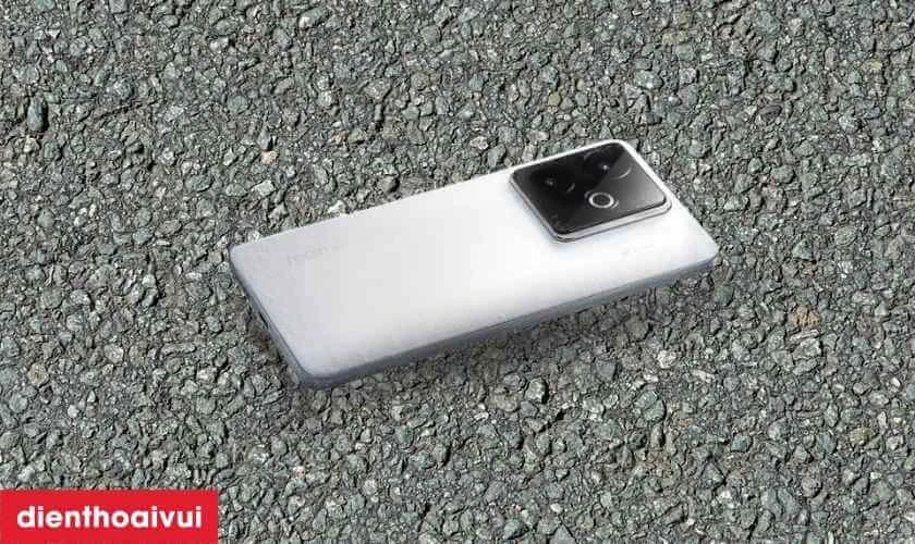 Nguy&ecirc;n nh&acirc;n mặt k&iacute;nh điện thoại Realme GT 7 bị vỡ