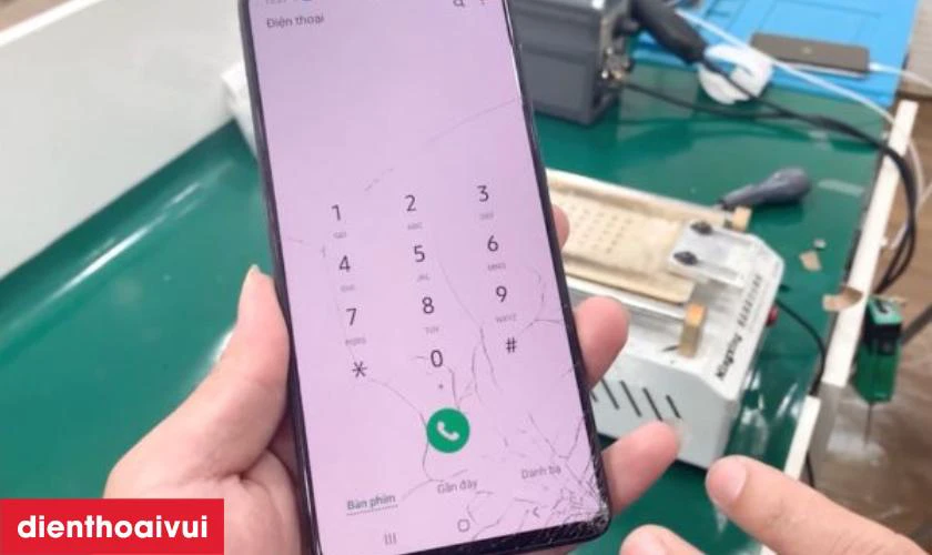C&aacute;c dấu hiệu nhận biết bạn cần thay &eacute;p k&iacute;nh Samsung Galaxy A04s mới