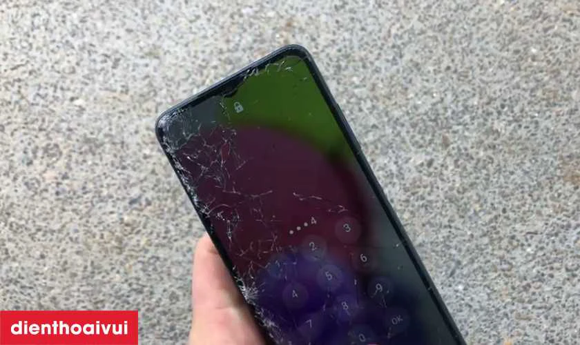 C&aacute;c dấu hiệu nhận biết bạn cần thay &eacute;p k&iacute;nh Samsung Galaxy A05s mới