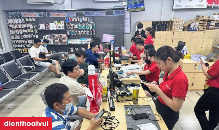 Địa chỉ thay &eacute;p k&iacute;nh Samsung Galaxy A05s ở đ&acirc;u uy t&iacute;n, lấy liền lại TPHCM v&agrave; H&agrave; Nội