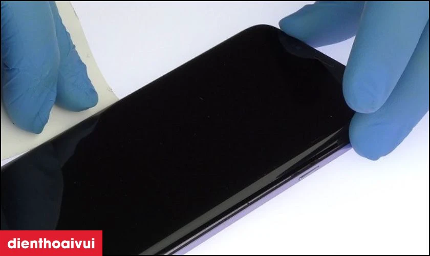 Quy tr&igrave;nh thay &eacute;p k&iacute;nh Samsung Galaxy A54 5G minh bạch lấy liền tại Điện Thoại Vui&nbsp;
