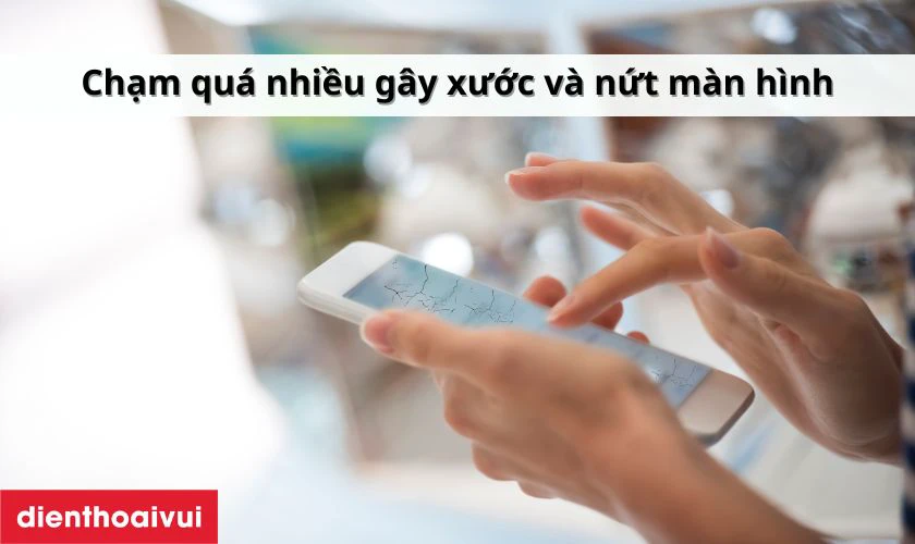 Thao t&aacute;c nhiều g&acirc;y xước mặt k&iacute;nh