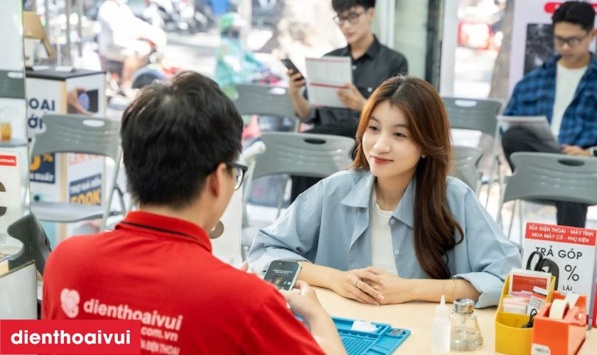 Cửa h&agrave;ng sửa chữa điện thoại ch&iacute;nh h&atilde;ng, lấy liền tại Điện Thoại Vui