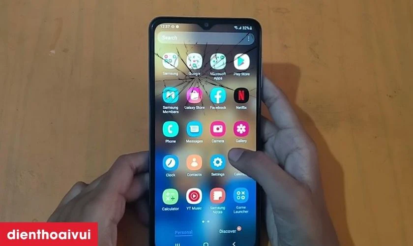 K&iacute;nh bị nứt hoặc vỡ
