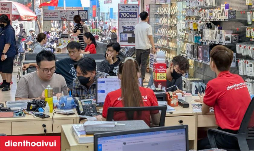 Quy tr&igrave;nh thay &eacute;p k&iacute;nh Samsung Note 10 tại Điện Thoại Vui