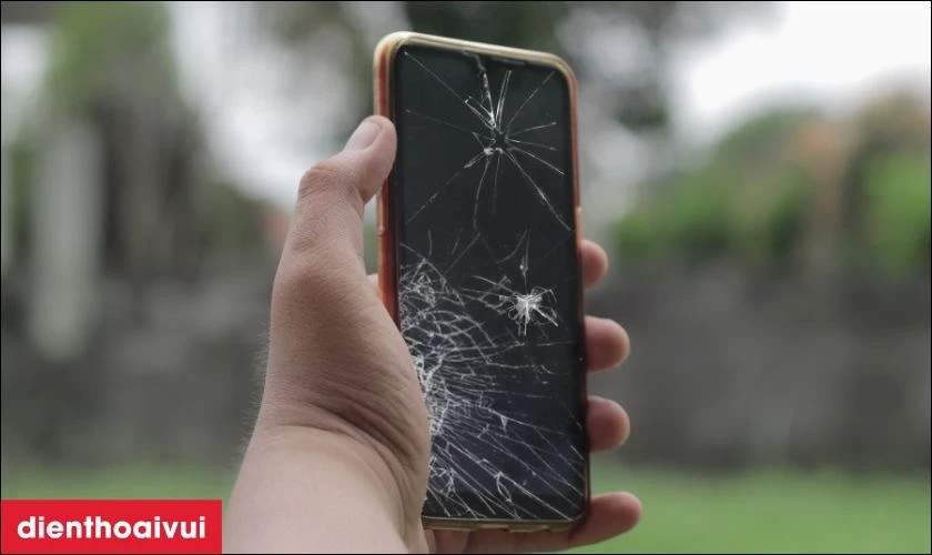 Khi n&agrave;o cần thay &eacute;p k&iacute;nh điện thoại Tecno?