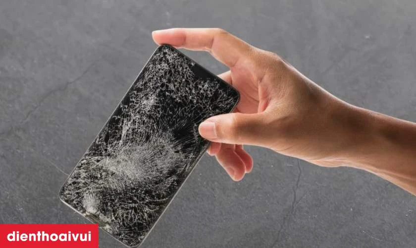 C&aacute;c dấu hiệu nhận biết bạn cần hay &eacute;p k&iacute;nh Tecno Pova 4 Pro mới