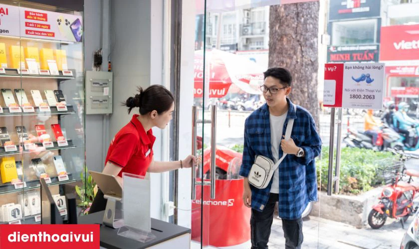 Cửa h&agrave;ng thay &eacute;p k&iacute;nh Vivo V11i ch&iacute;nh h&atilde;ng, lấy liền tại Điện Thoại Vui