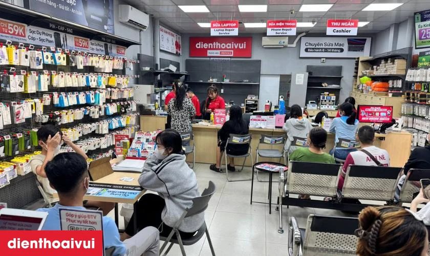 Quy tr&igrave;nh thay &eacute;p k&iacute;nh Vivo Y21s minh bạch lấy liền tại Điện Thoại Vui