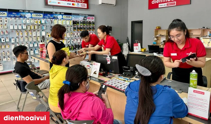 Điện Thoại Vui l&agrave; địa chỉ thay &eacute;p k&iacute;nh uy t&iacute;n nhiều người t&igrave;m đến