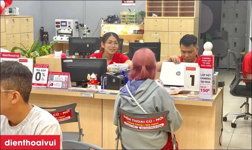 C&aacute;ch chọn địa chỉ sửa chữa điện thoại uy t&iacute;n