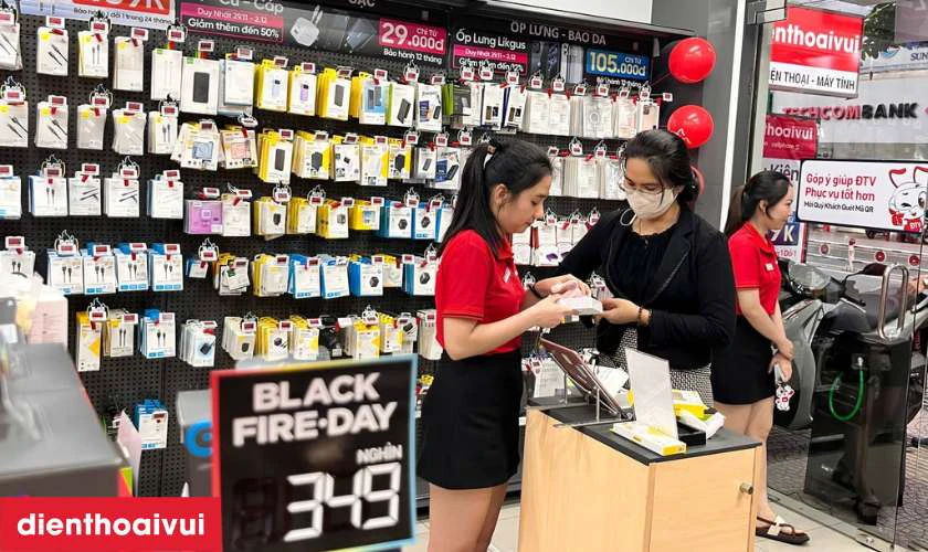 Cửa h&agrave;ng thay &eacute;p k&iacute;nh Xiaomi 11 Lite 5G NE ch&iacute;nh h&atilde;ng, lấy liền tại Điện Thoại Vui