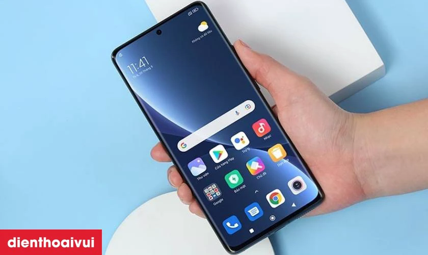 Những lưu &yacute; trước khi thay &eacute;p k&iacute;nh Xiaomi 12T