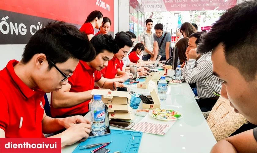 Quy trình thay ép kính Xiaomi 13T Pro minh bạch lấy liền tại Điện Thoại Vui