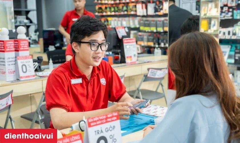 Dịch vụ sửa chữa ch&iacute;nh h&atilde;ng, lấy liền tại Điện Thoại Vui
