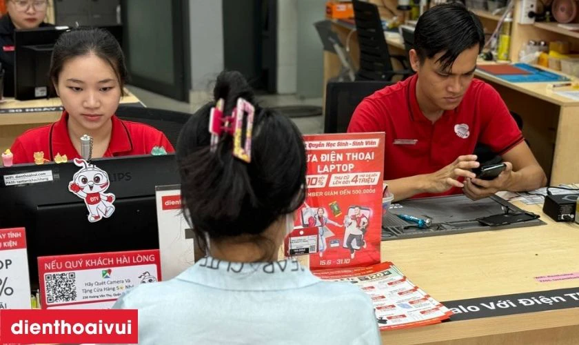 Quy tr&igrave;nh thay &eacute;p k&iacute;nh Xiaomi Mi 10s minh bạch lấy liền tại Điện Thoại Vui