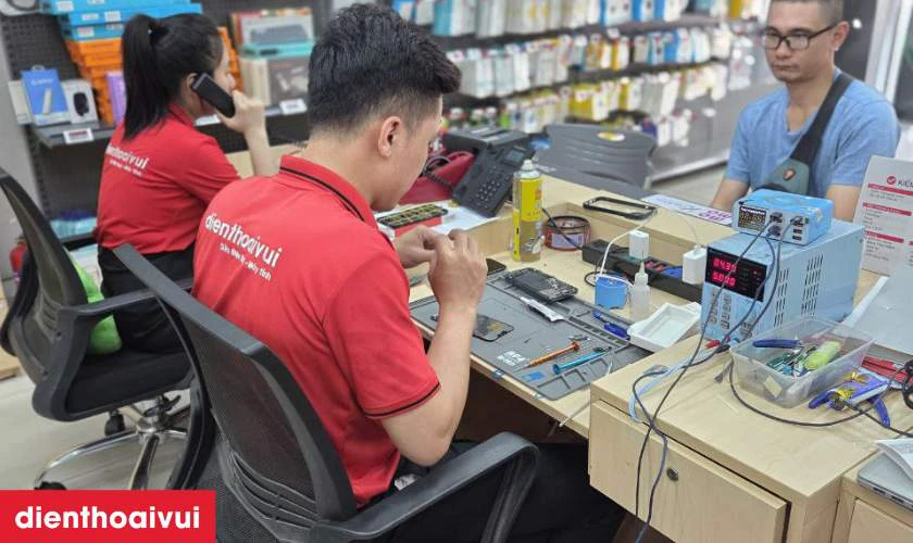 Quy tr&igrave;nh thay &eacute;p k&iacute;nh Xiaomi Mix Flip 2 - Mặt trong minh bạch tại Điện Thoại Vui