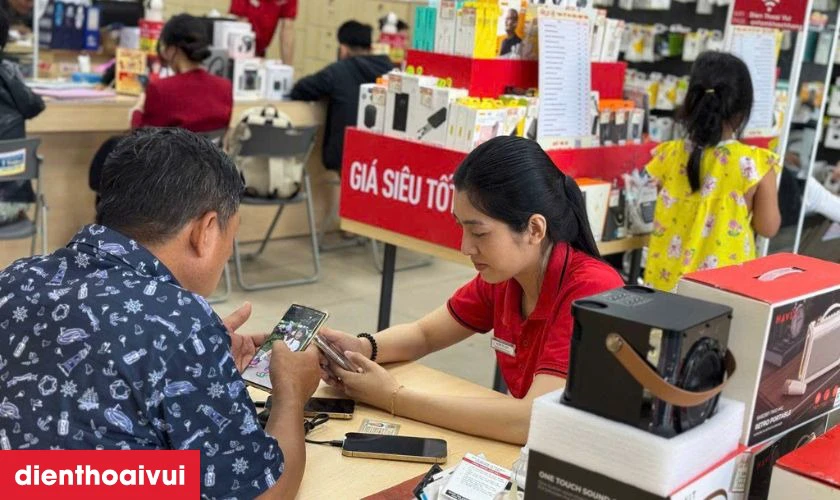 Quy tr&igrave;nh thay &eacute;p k&iacute;nh Xiaomi Poco M6 Pro 4G chuy&ecirc;n nghiệp tại Điện Thoại Vui