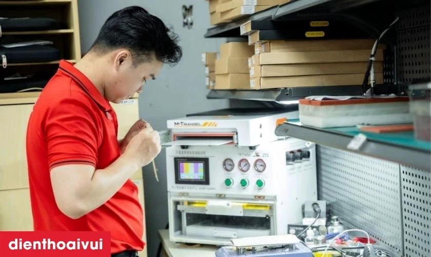 Quy tr&igrave;nh thay &eacute;p k&iacute;nh Xiaomi Poco Pad chuy&ecirc;n nghiệp, minh bạch, lấy liền tại Điện Thoại Vui