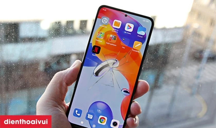 Nguyên nhân mặt kính điện thoại Xiaomi Redmi 15 bị vỡ