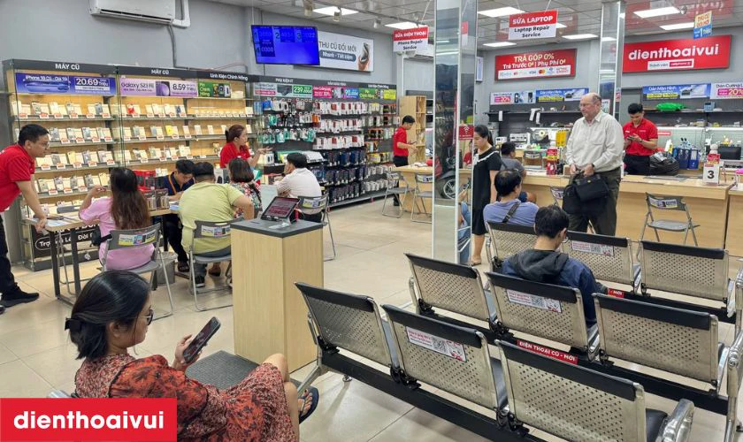 Địa chỉ thay &eacute;p k&iacute;nh Xiaomi Redmi A2 Plus uy t&iacute;n tại TP.HCM v&agrave; H&agrave; Nội