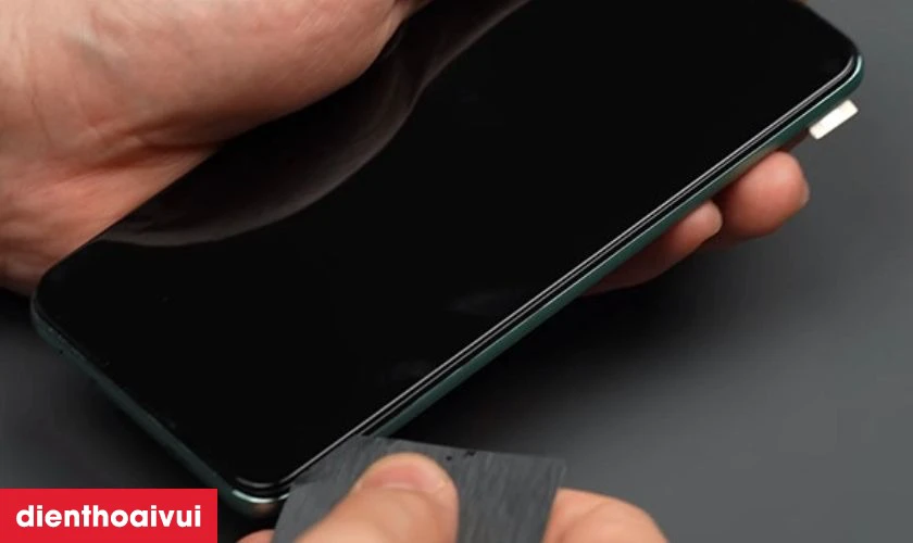 Thay &eacute;p k&iacute;nh Xiaomi Redmi K50 Gaming l&agrave; g&igrave;