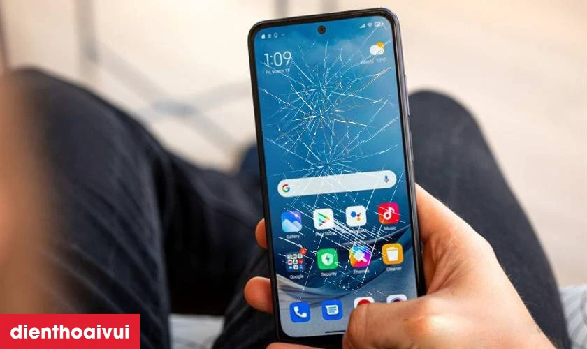 Các dấu hiệu nhận biết bạn cần thay ép kính Xiaomi Redmi Note 12R mới